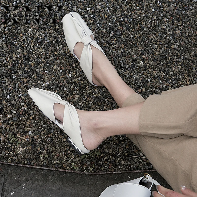 Summer Low Heel Shoe Soft Women's Genuine Leather Slides Comfortable Outdoor Slipper Fashion Slip on Mules White Black Big Size
Summer Low Heel Shoe Soft Women's Genuine Leather Slides Comfortable Outdoor Slipper Fashion Slip on Mules White Black Big Size