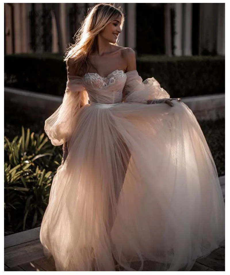 Light Pink Princess Wedding Dress Sweetheart Appliqued Puff Sleeves Bride Dress A-Line Tulle Backless Boho Wedding Gown
Light Pink Princess Wedding Dress Sweetheart Appliqued Puff Sleeves Bride Dress A-Line Tulle Backless Boho Wedding Gown