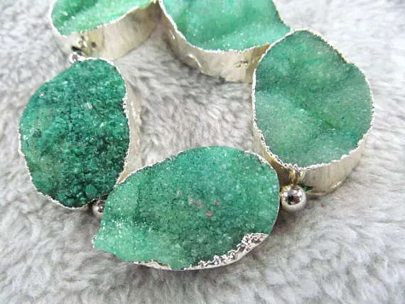 natural agate Gems 20-50mm full strand slab freeform Drop Gold Silver wrapped purple red blue green white black mixed pendant be
natural agate Gems 20-50mm full strand slab freeform Drop Gold Silver wrapped purple red blue green white black mixed pendant be