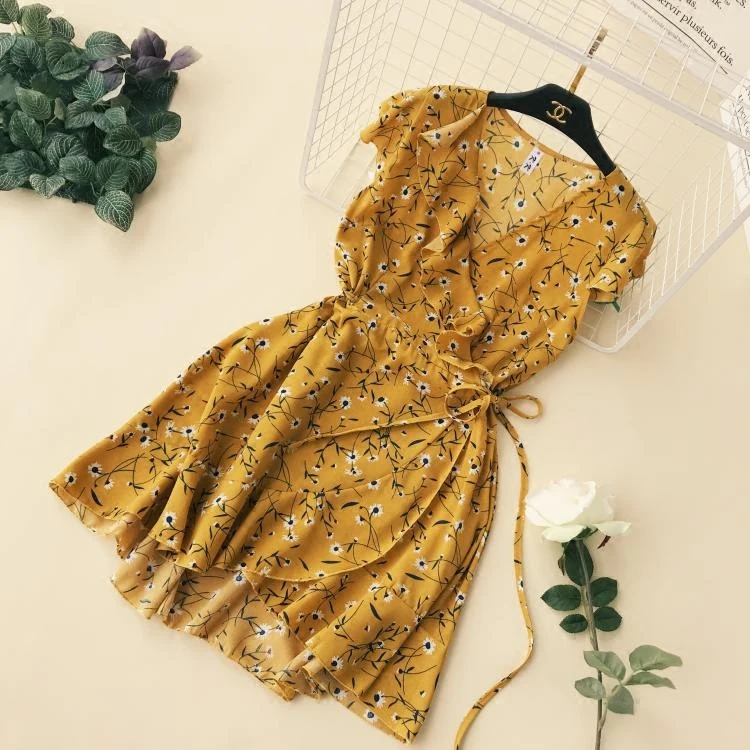 2018 fashion Women V collar irregular flounces lace waist was thin floral beach holiday dress female
2018 fashion Women V collar irregular flounces lace waist was thin floral beach holiday dress female