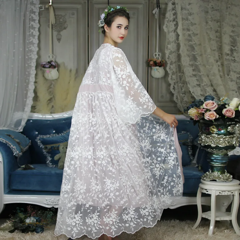 Mesh Embroidery Two-Piece Princess Sleepwear Female Casual Sleeping Robe + Nightdress Elegant Vintage Lady Bathrobes Sets BL063
Mesh Embroidery Two-Piece Princess Sleepwear Female Casual Sleeping Robe + Nightdress Elegant Vintage Lady Bathrobes Sets BL063