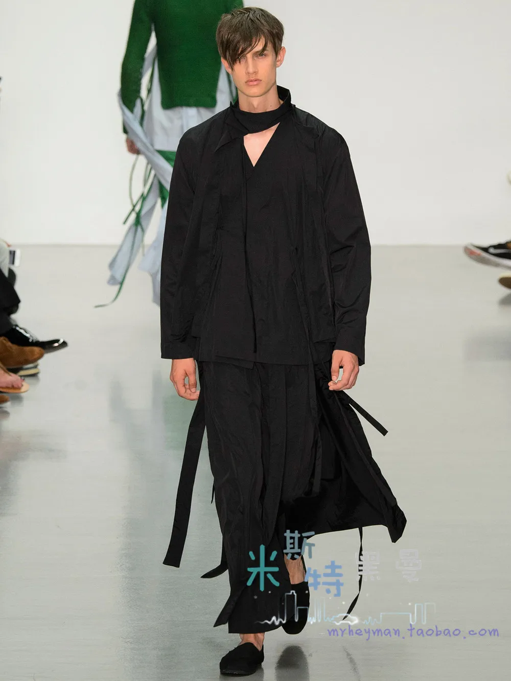 S-6XL!!The men's same style two wear leggings level wide leg pants nine-point leisure skirt.
S-6XL!!The men's same style two wear leggings level wide leg pants nine-point leisure skirt.