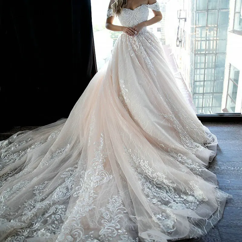 Vestido De Noiva 2020 Luxury Lace Beading Ball Gown Wedding Dress Sexy Cap Sleeve Cathedral Train Wedding Gowns
Vestido De Noiva 2020 Luxury Lace Beading Ball Gown Wedding Dress Sexy Cap Sleeve Cathedral Train Wedding Gowns