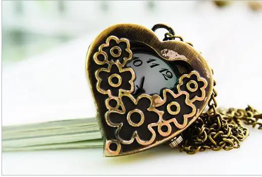 10pcs/lot good quality bronze Unique design style heart Hollow out flowers Antique pocket watch necklace
10pcs/lot good quality bronze Unique design style heart Hollow out flowers Antique pocket watch necklace