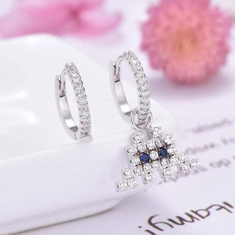 New Pixel Little Space Monster Classic Game Earrings New Asymmetric Micro Inlay Zircon Crystal Earrings Girl Party Gift
New Pixel Little Space Monster Classic Game Earrings New Asymmetric Micro Inlay Zircon Crystal Earrings Girl Party Gift