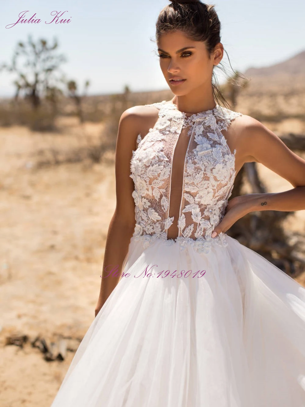 Julia Kui Chic Halter Collar Silky Tulle Side Split A-Line Wedding Dress With Short Skirt Inside V-Backless vestido de novia
Julia Kui Chic Halter Collar Silky Tulle Side Split A-Line Wedding Dress With Short Skirt Inside V-Backless vestido de novia