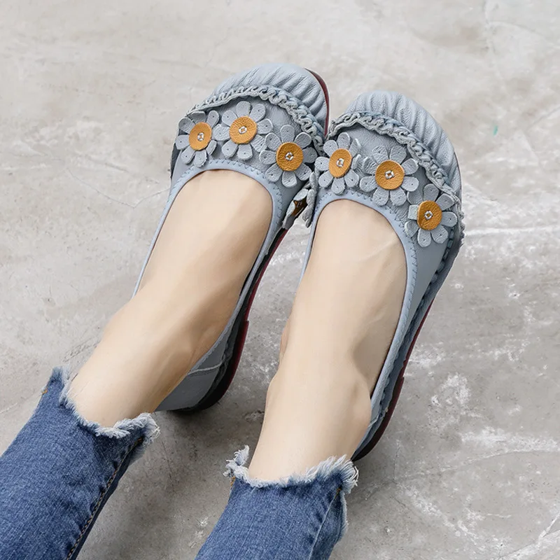 GKTINOO Spring Fashion Flower Design Round Toe Soft Bottom Flat Shoes Vintage Genuine Leather Women Flats Girl Loafer Large Size
GKTINOO Spring Fashion Flower Design Round Toe Soft Bottom Flat Shoes Vintage Genuine Leather Women Flats Girl Loafer Large Size