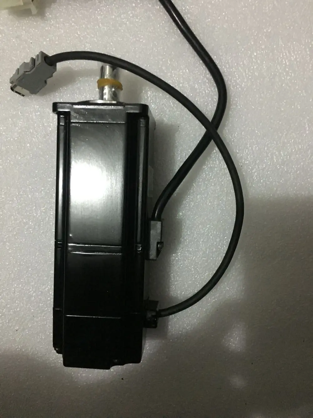 Servo motor SGMAH-04AAA-SL11 , Used one , 90% appearance new , 3 months warranty , fastly shipping
Servo motor SGMAH-04AAA-SL11 , Used one , 90% appearance new , 3 months warranty , fastly shipping