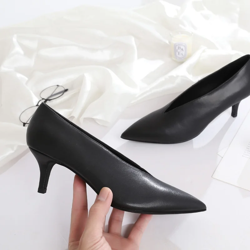 2021 Spring New Brand Design Ladies Dress Shoe Stiletto Pointed Black High Heels Fashion Sexy V Mouth Women's Shoes Btalon Femme
2021 Spring New Brand Design Ladies Dress Shoe Stiletto Pointed Black High Heels Fashion Sexy V Mouth Women's Shoes Btalon Femme