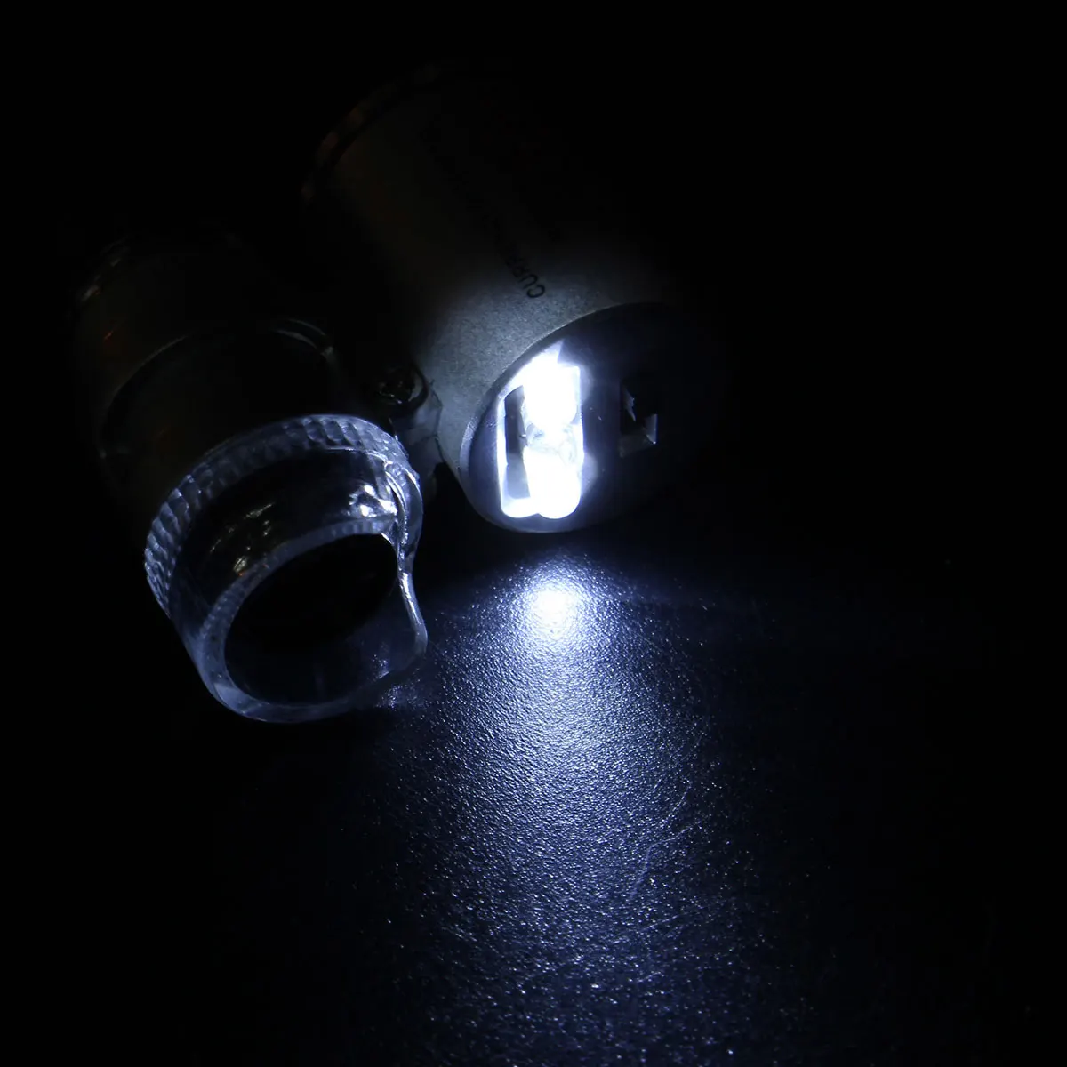 60X Magnifier Microscope Currency Detecting With LED Magnifier FocusAdjusting Lens Barrel Mini Jewelry Loupe Free Shipping
60X Magnifier Microscope Currency Detecting With LED Magnifier FocusAdjusting Lens Barrel Mini Jewelry Loupe Free Shipping