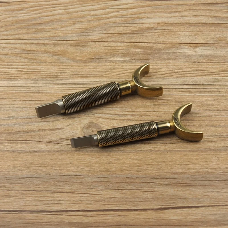 DIY кожаный инструмент для рукоделия удобный двойной подшипник поворотный нож нерегулируемый винтажный латунный Цвет со стальным лезвием ножа
DIY кожаный инструмент для рукоделия удобный двойной подшипник поворотный нож нерегулируемый винтажный латунный Цвет со стальным лезвием ножа