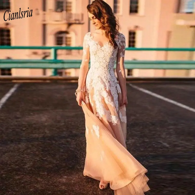 Vintage Champagne Long Sleeve Appliques Lace Wedding Dresses 2020 V-Neck Long Custom Made Country Wedding Dress
Vintage Champagne Long Sleeve Appliques Lace Wedding Dresses 2020 V-Neck Long Custom Made Country Wedding Dress