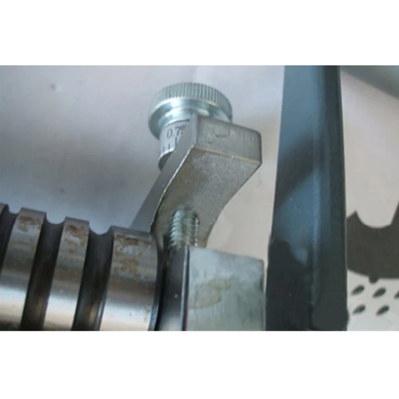 stainless steel plate rolling machine Manual rolling machine desktop steel plate / metal rolling processing machine HR-320
stainless steel plate rolling machine Manual rolling machine desktop steel plate / metal rolling processing machine HR-320