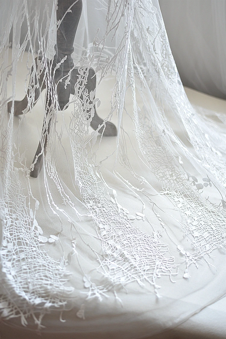 5 yards Off white soft tulle lace fabric with leaf and line floral embroidery for wedding, gowns , bridal veils, bodice lace
5 yards Off white soft tulle lace fabric with leaf and line floral embroidery for wedding, gowns , bridal veils, bodice lace