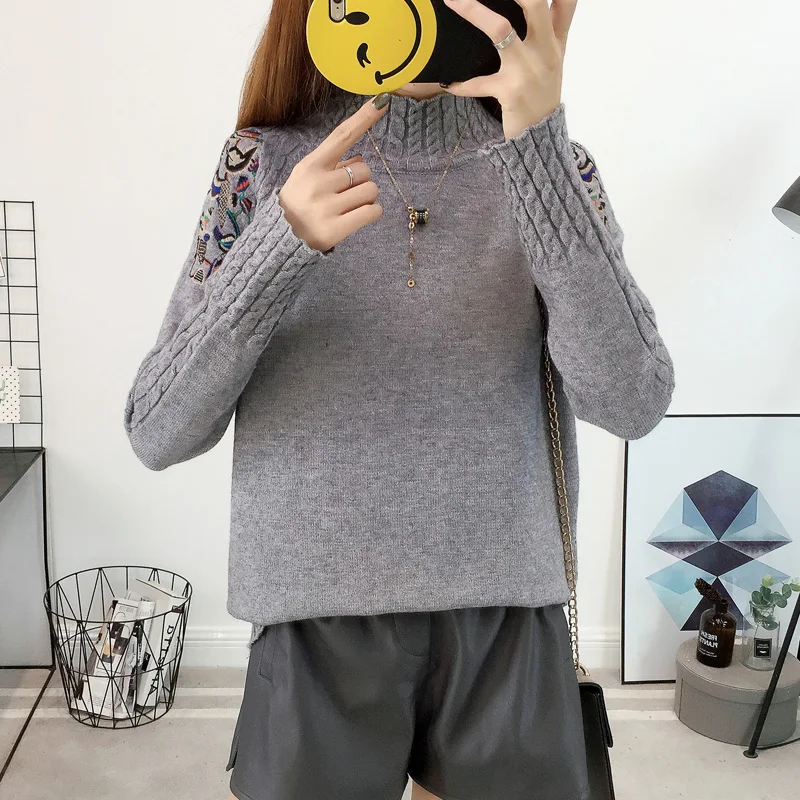 2018 new female loose sweater sweater coat winter Korean twist half embroidered long sleeved shirt collar
2018 new female loose sweater sweater coat winter Korean twist half embroidered long sleeved shirt collar