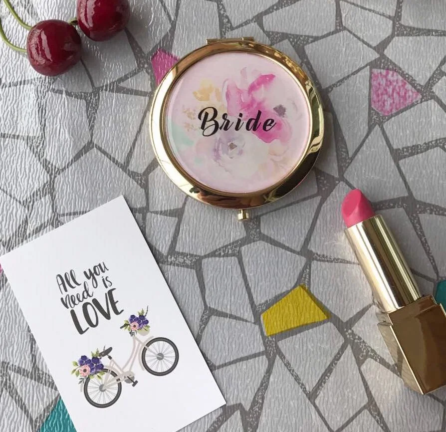 Free Shipping 4 pcs lot Unique Bachelorette Party Favors Bridesmaid Gifts Portable Mirrors Wedding Personalized Compact Mirror
Free Shipping 4 pcs lot Unique Bachelorette Party Favors Bridesmaid Gifts Portable Mirrors Wedding Personalized Compact Mirror