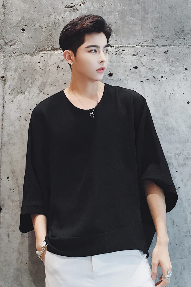 The original design of the bat sleeve T-shirt top man's summer oversize shirt with a wide T-shirt. S-6XL
The original design of the bat sleeve T-shirt top man's summer oversize shirt with a wide T-shirt. S-6XL