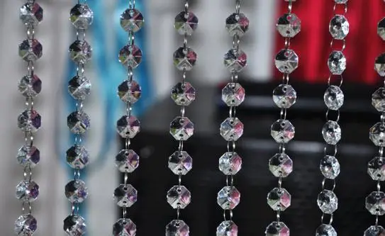 party decoration!50Meter/33FT/lot 18mm octagonal acrylic beaded clear crystal garland strands for wedding chandelier decoration
party decoration!50Meter/33FT/lot 18mm octagonal acrylic beaded clear crystal garland strands for wedding chandelier decoration