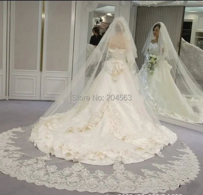 Elegant 3*3 Meters White/Ivory Lace Bridal Veil Wedding Veil Long With Comb Wedding Accessories
Elegant 3*3 Meters White/Ivory Lace Bridal Veil Wedding Veil Long With Comb Wedding Accessories