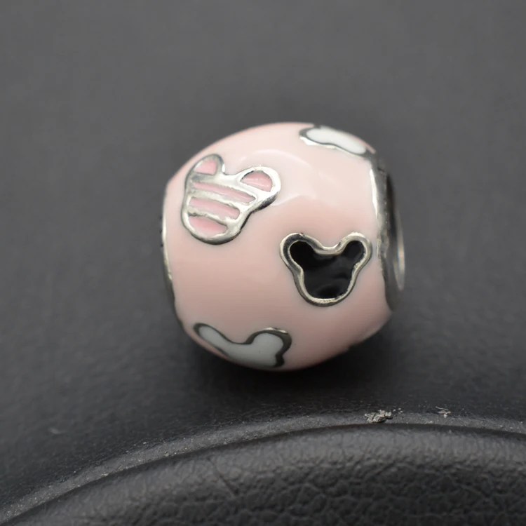 Cartoon character mickey Minnie drops glue shaped 925 silver beads European and American silver jewelry
Cartoon character mickey Minnie drops glue shaped 925 silver beads European and American silver jewelry