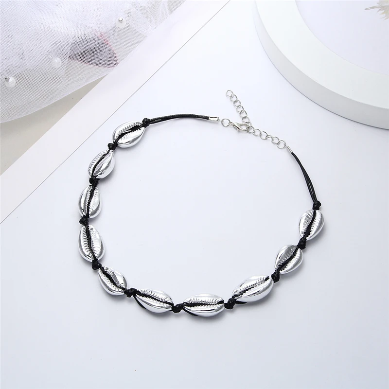 Женская цепочка из ракушек в стиле бохо ожерелье черного и белого цвета простом