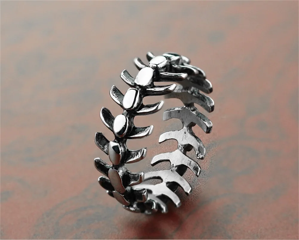 Personality Stainless Steel Long Spine Bone Ring Fashion Wild Skull Skeleton Rings Men and Women Punk Jewelry Gifts
Personality Stainless Steel Long Spine Bone Ring Fashion Wild Skull Skeleton Rings Men and Women Punk Jewelry Gifts