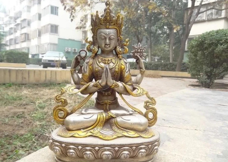 Тибет Fane буддизм серебро позолоченный четыре руки Avalokitesvara Бодхисаттва Будда
Тибет Fane буддизм серебро позолоченный четыре руки Avalokitesvara Бодхисаттва Будда