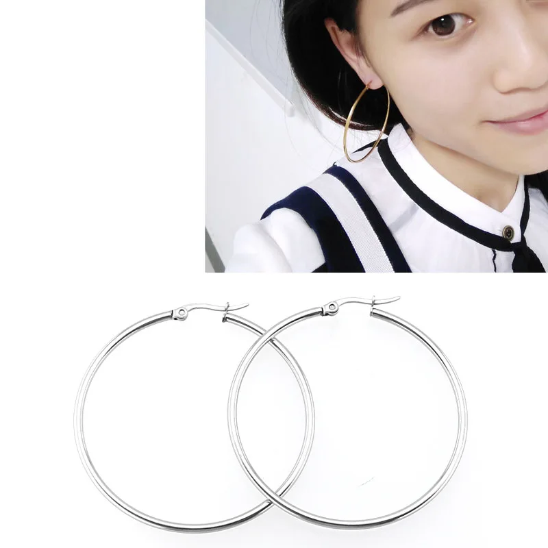High Quality 5 Colors Exaggerated Large Earrings Stainless Titanium Steel Round Hoop Earrings for Women Jewelry Accessories Gift
High Quality 5 Colors Exaggerated Large Earrings Stainless Titanium Steel Round Hoop Earrings for Women Jewelry Accessories Gift