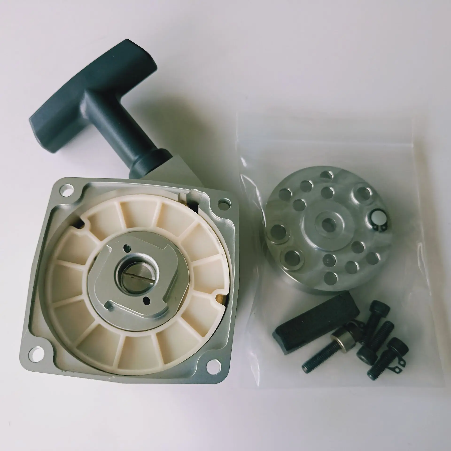 1/5 Scale CNC Aluminum Pull Start Starter Fit rcmax engine (only fit rcmax engine)
1/5 Scale CNC Aluminum Pull Start Starter Fit rcmax engine (only fit rcmax engine)
