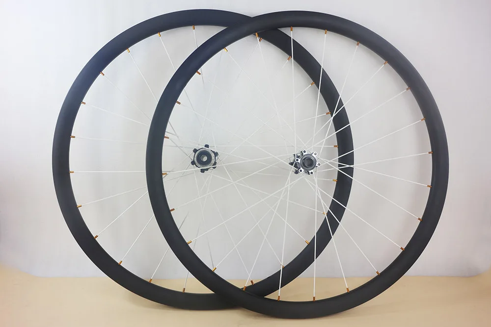 29er or 27.5er 650b mountain bike wheelset 30mm x 30mm straight pull XC ENDURO TRAIL carbon wheels 24 28 spokes 15*100 12*142
29er or 27.5er 650b mountain bike wheelset 30mm x 30mm straight pull XC ENDURO TRAIL carbon wheels 24 28 spokes 15*100 12*142