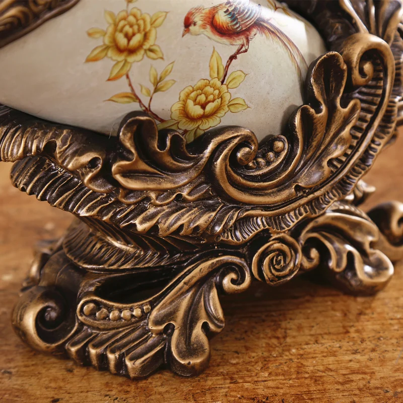 American pastoral village Decor craft ornaments high-end European style of the ancient wine wine frame resin
American pastoral village Decor craft ornaments high-end European style of the ancient wine wine frame resin