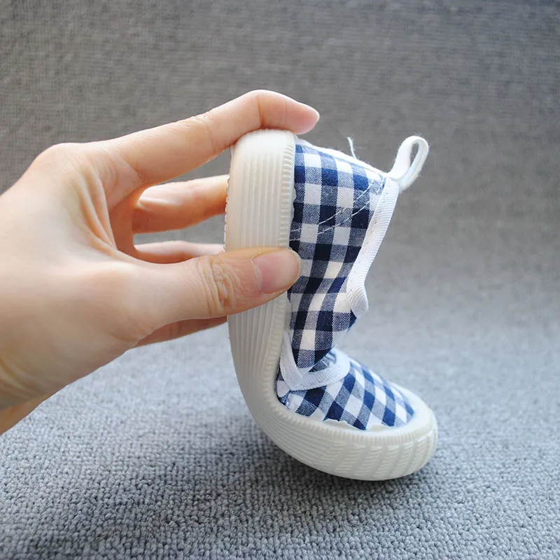 2018 Boys Shoes Kids Canvas Upper Plaid Pattern Soft Rubber Shoes Outdoor Children Boy Girl Sports Sneakers Comfortable Footwear
2018 Boys Shoes Kids Canvas Upper Plaid Pattern Soft Rubber Shoes Outdoor Children Boy Girl Sports Sneakers Comfortable Footwear