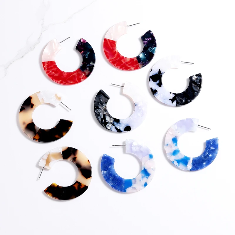 Trendy minimalist earrings New design Round acrylic earrings Double color splicing hoop earrings for women Christmas jewelry
Trendy minimalist earrings New design Round acrylic earrings Double color splicing hoop earrings for women Christmas jewelry