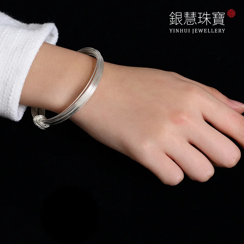 Handmade Silver Line Circle Knitting Contracted Blasting With Ways More Female Bracelet Wholesale
Handmade Silver Line Circle Knitting Contracted Blasting With Ways More Female Bracelet Wholesale