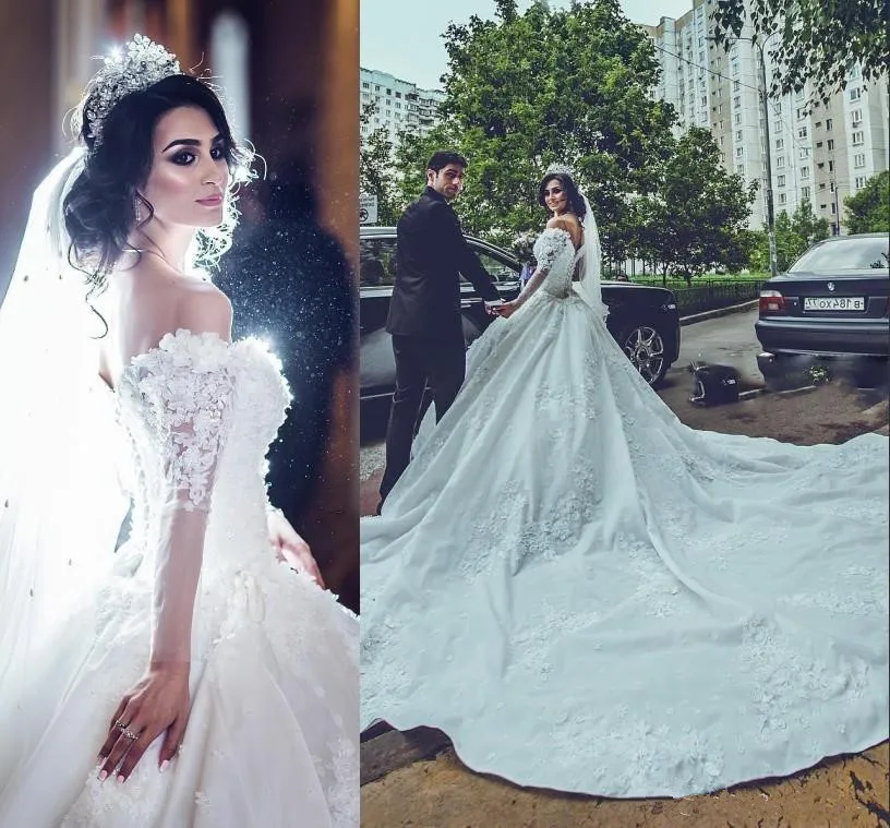 Sexy luxury Long Sleeves Wedding Dresses Off Shoulder Ullusion Pearls Lace Appliques Wedding Gowns Cathedral Train Bridal Dress
Sexy luxury Long Sleeves Wedding Dresses Off Shoulder Ullusion Pearls Lace Appliques Wedding Gowns Cathedral Train Bridal Dress
