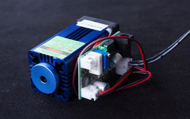 Pure green 1W 520nm Green laser module/continuous working/good cooling/focus adjustable
Pure green 1W 520nm Green laser module/continuous working/good cooling/focus adjustable