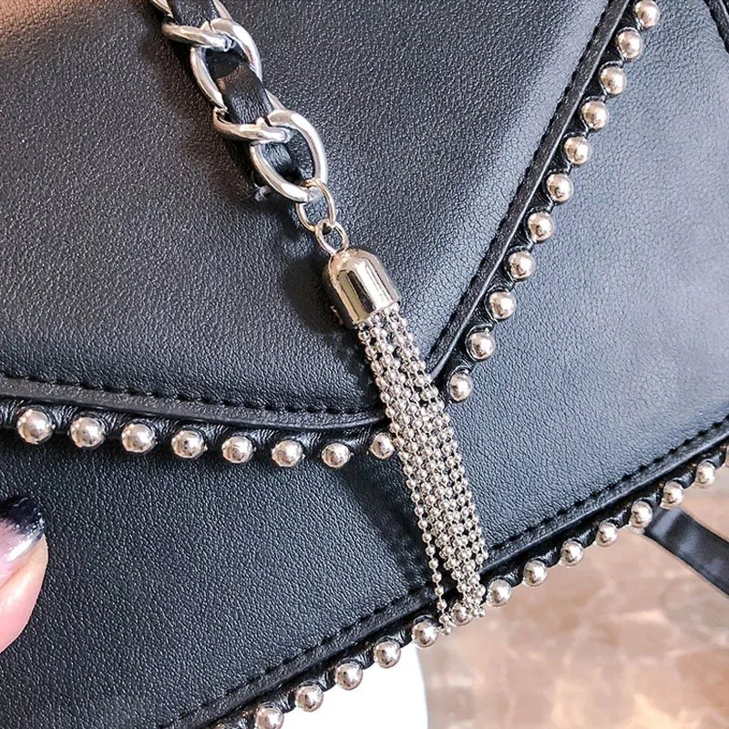 2019 Year Crossbody Bags Fashion Popular Uxury Rivet Tassel Chain Shoulder Bag Solid Color Pu Pearl Tourism Party Shoulder Bags
2019 Year Crossbody Bags Fashion Popular Uxury Rivet Tassel Chain Shoulder Bag Solid Color Pu Pearl Tourism Party Shoulder Bags