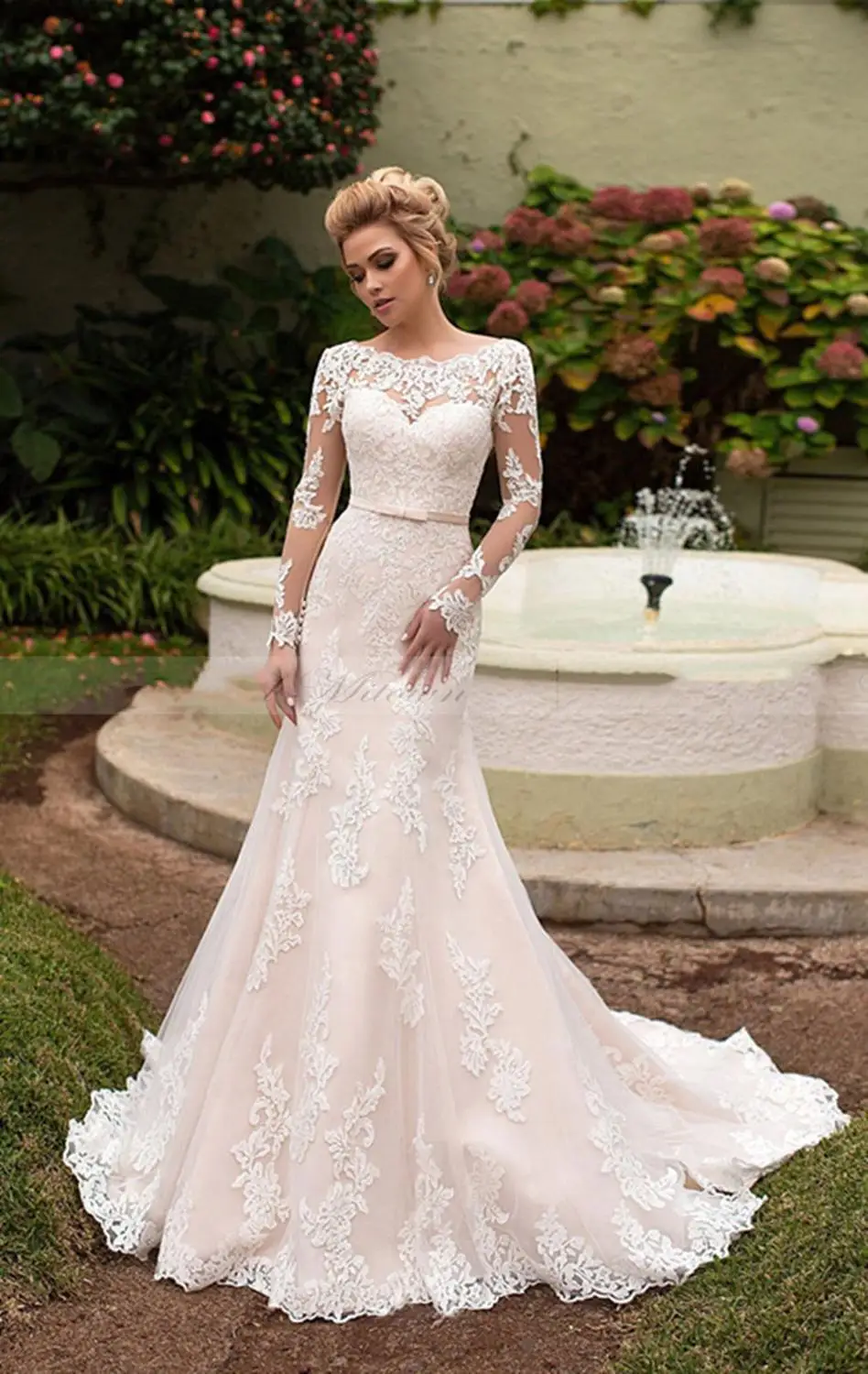 White Wedding Dress Long Tail Mermaid Bride Dress Slim Long-sleeved Lace Applique Ivory Trailing Stock Stock Size
White Wedding Dress Long Tail Mermaid Bride Dress Slim Long-sleeved Lace Applique Ivory Trailing Stock Stock Size