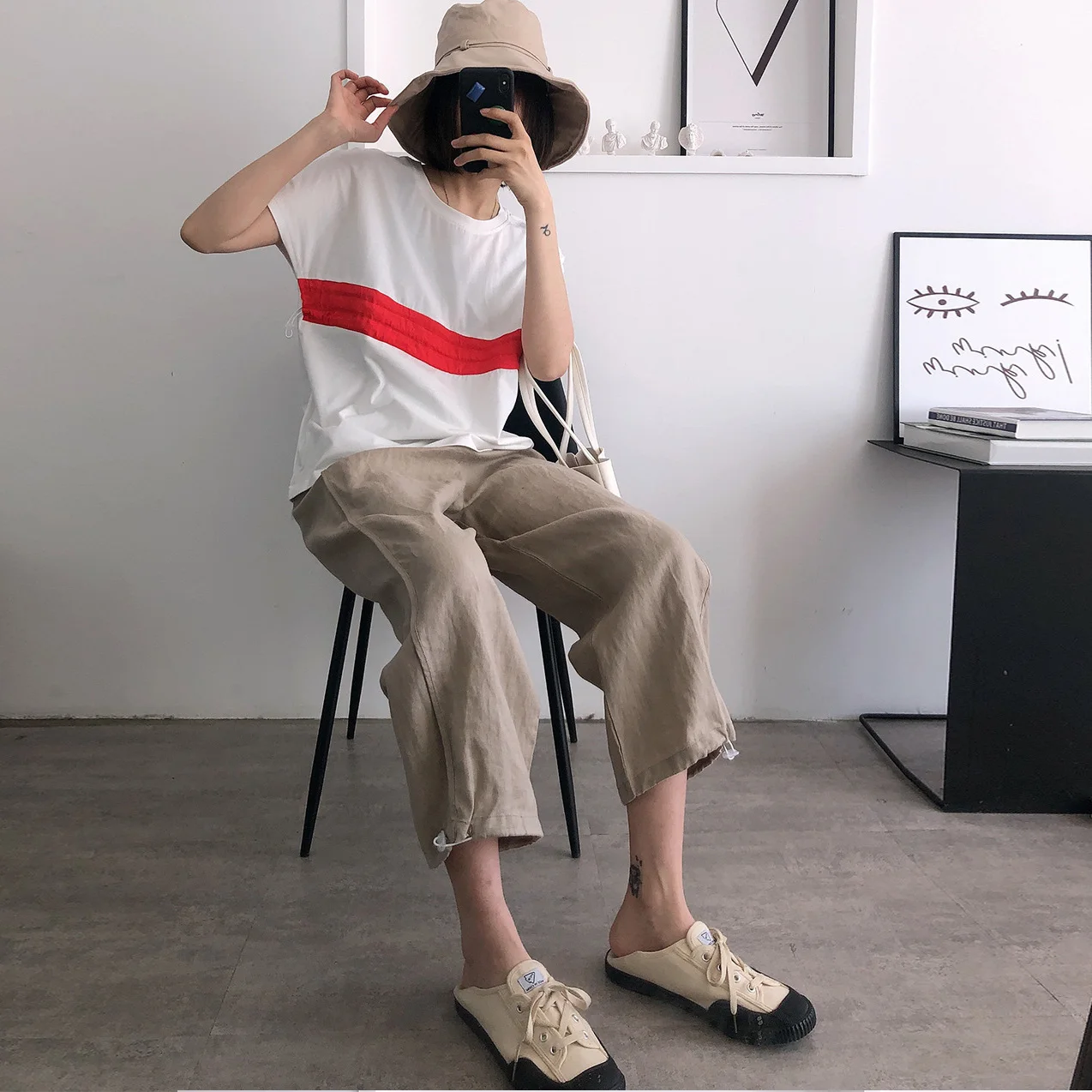 Johnature 2021 Summer New Casual Simple T-Shirts Solid Color Patchwork Hit Color O-neck Short Sleeve Women Tops
Johnature 2021 Summer New Casual Simple T-Shirts Solid Color Patchwork Hit Color O-neck Short Sleeve Women Tops