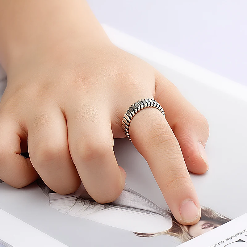 Real Pure 925 Sterling Silver Women Ring Simple Round Design Adjustable Finger Rings for the Best Friend Present Wedding Jewelry
Real Pure 925 Sterling Silver Women Ring Simple Round Design Adjustable Finger Rings for the Best Friend Present Wedding Jewelry
