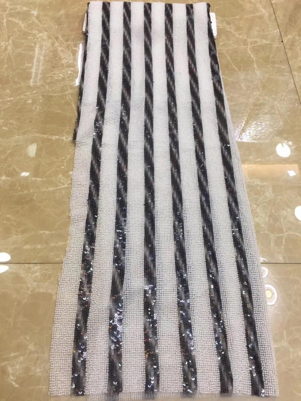 2018 New pattern 5yards/bag AX0216# Black and white collocation mesh lace fabric for bridal wedding dress/sawing
2018 New pattern 5yards/bag AX0216# Black and white collocation mesh lace fabric for bridal wedding dress/sawing