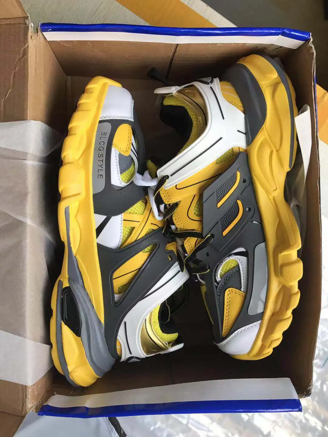 Designer Hip Hop Mens Shoes Casual Shoes Men Tenis Sapato Masculino triple-s High Top chunky Sneakers Basket Man Shoes
Designer Hip Hop Mens Shoes Casual Shoes Men Tenis Sapato Masculino triple-s High Top chunky Sneakers Basket Man Shoes