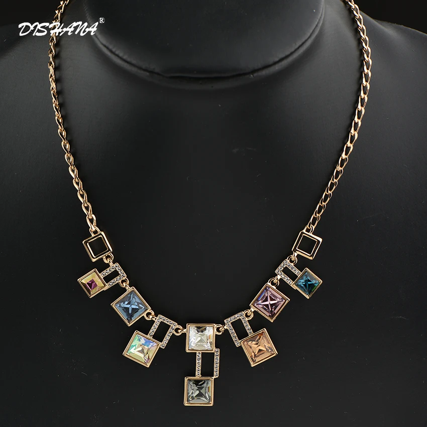 Brand gold -color Magic Cube Geometric Muliti Crystal Chocker Pendant Necklace Accessories For Women New(X0245)
Brand gold -color Magic Cube Geometric Muliti Crystal Chocker Pendant Necklace Accessories For Women New(X0245)