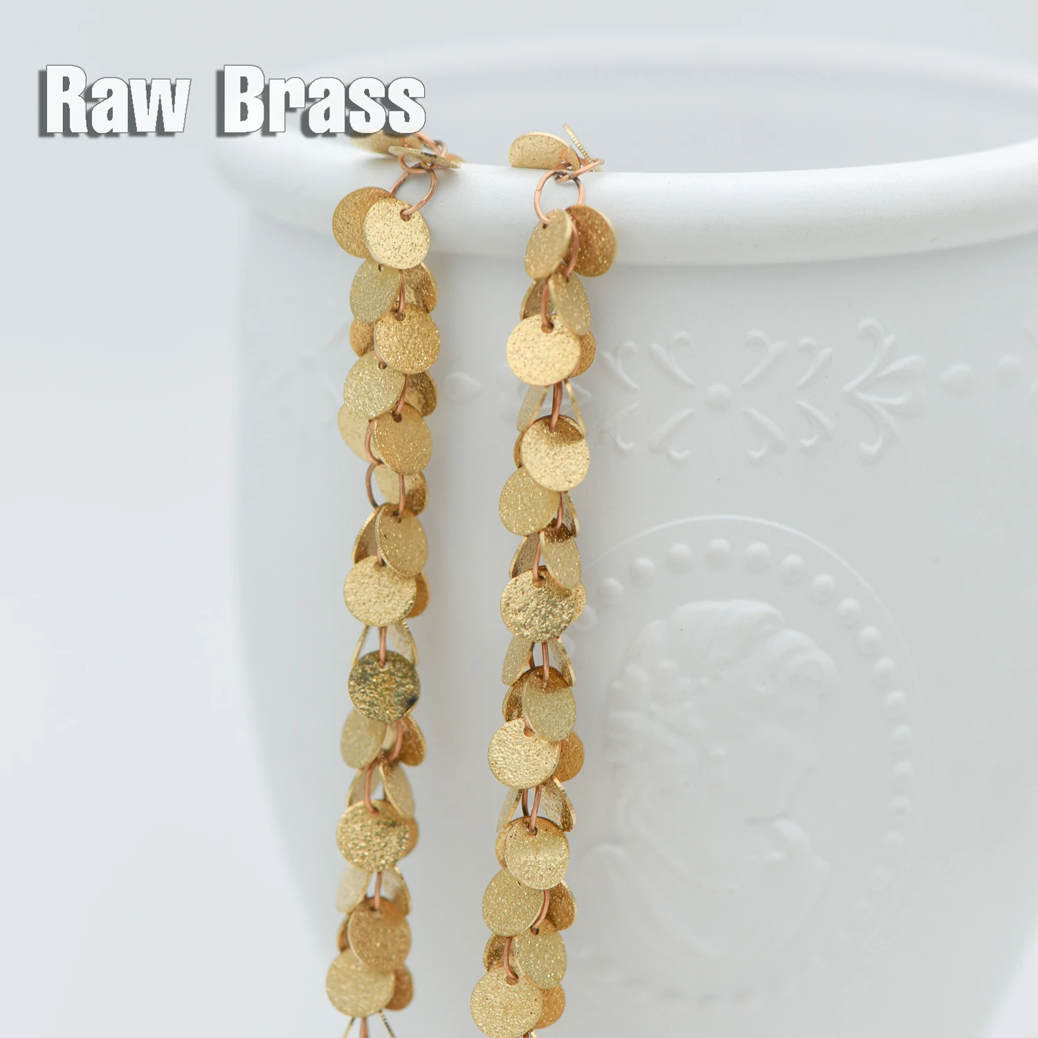 Необработанная латунная дисковая цепь, необработанная цепь с круглыми дисками 6 мм (# LK-212)/ 1 метр = 3,3 фута 
Необработанная латунная дисковая цепь, необработанная цепь с круглыми дисками 6 мм (# LK-212)/ 1 метр = 3,3 фута