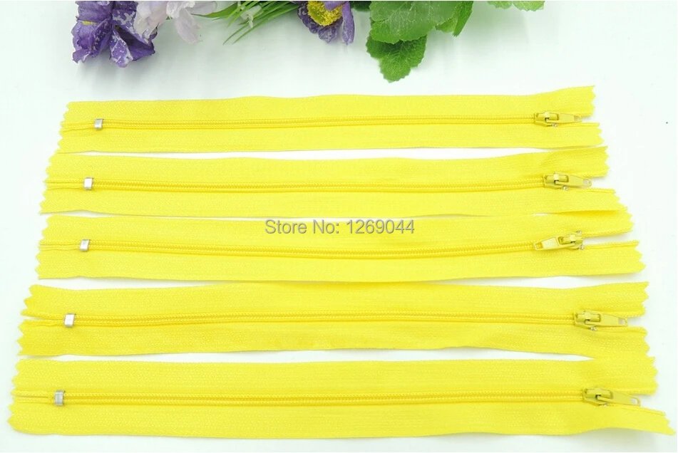 100 pcs Light yellow Color 25 cm Nylon Coil Zippers Tailor Garment Accessories Sewing Tools 10 Inch
100 pcs Light yellow Color 25 cm Nylon Coil Zippers Tailor Garment Accessories Sewing Tools 10 Inch