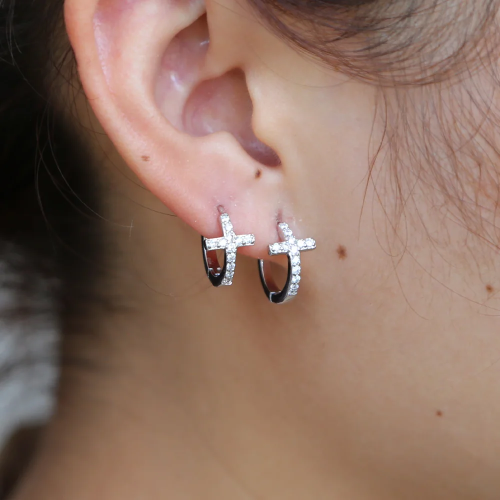 Ear Hoop Rould Circle CZ Cross Earrings HIGH QUALITY brass jewelry Women Girl's Fashion Vintage classic cross Jewelry Gift
Ear Hoop Rould Circle CZ Cross Earrings HIGH QUALITY brass jewelry Women Girl's Fashion Vintage classic cross Jewelry Gift