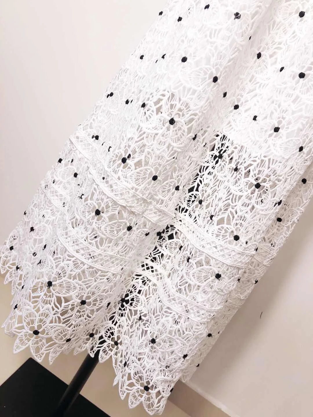 2019 Summer Self Portrait Dress Sexy Lace Hollow Out Maxi Long Princess Dresses High Quality Elegant Party Square Collar Vestido
2019 Summer Self Portrait Dress Sexy Lace Hollow Out Maxi Long Princess Dresses High Quality Elegant Party Square Collar Vestido