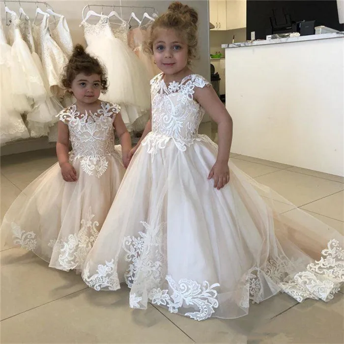 White/Ivory Communion Dresses for Girls O-neck Lace Applique Ball Gown Puffy Tulle Flower Girl Dresses for Weddings Size2-14Y
White/Ivory Communion Dresses for Girls O-neck Lace Applique Ball Gown Puffy Tulle Flower Girl Dresses for Weddings Size2-14Y