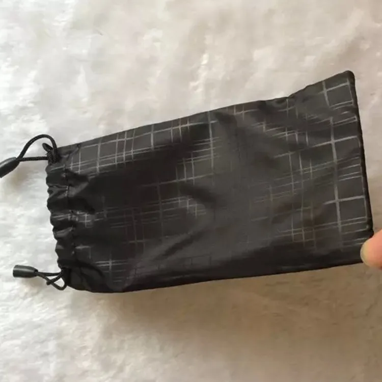 DHL Free shipping 500 pcs/lot Glasses Case Soft Waterproof Plaid Cloth Sunglasses Bag Glasses Pouch Black Color
DHL Free shipping 500 pcs/lot Glasses Case Soft Waterproof Plaid Cloth Sunglasses Bag Glasses Pouch Black Color