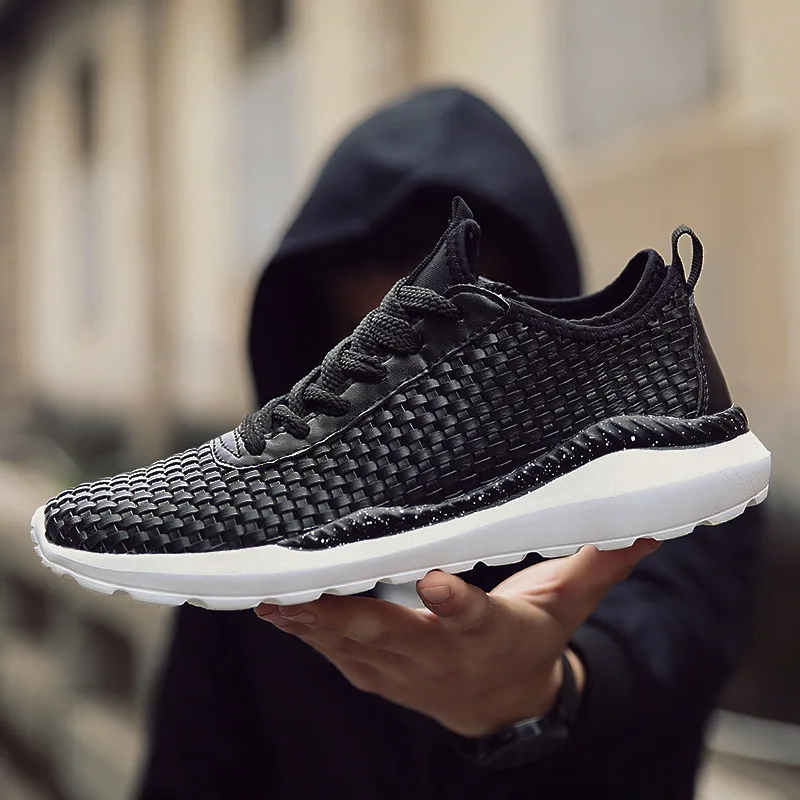 New Breathable Running Shoes For Man Black White Sport Shoes Men Sneakers Zapatos corrientes de verano chaussure homme de marque
New Breathable Running Shoes For Man Black White Sport Shoes Men Sneakers Zapatos corrientes de verano chaussure homme de marque